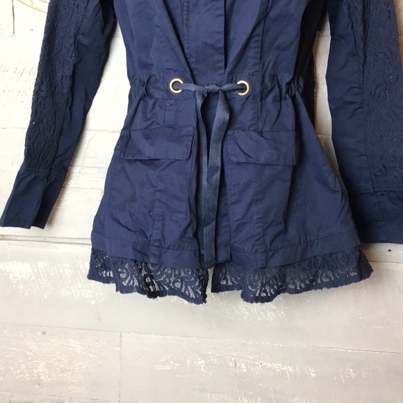 NWOT lightweight jacket with pretty lace detail - Picture 3 of 8